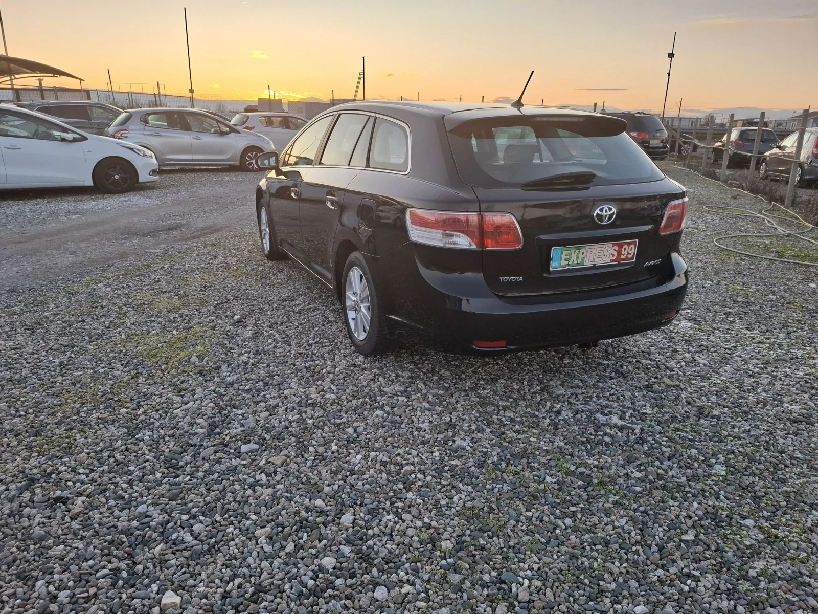 Toyota Avensis 1.8i / 147kc. - изображение 3