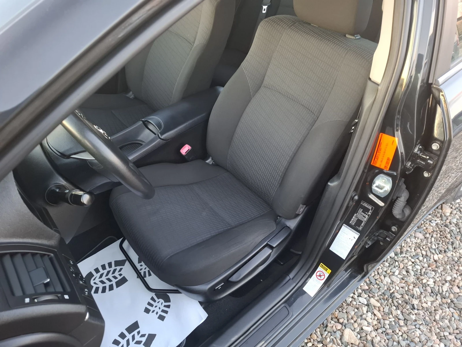 Toyota Avensis 1.8i / 147kc. - изображение 5