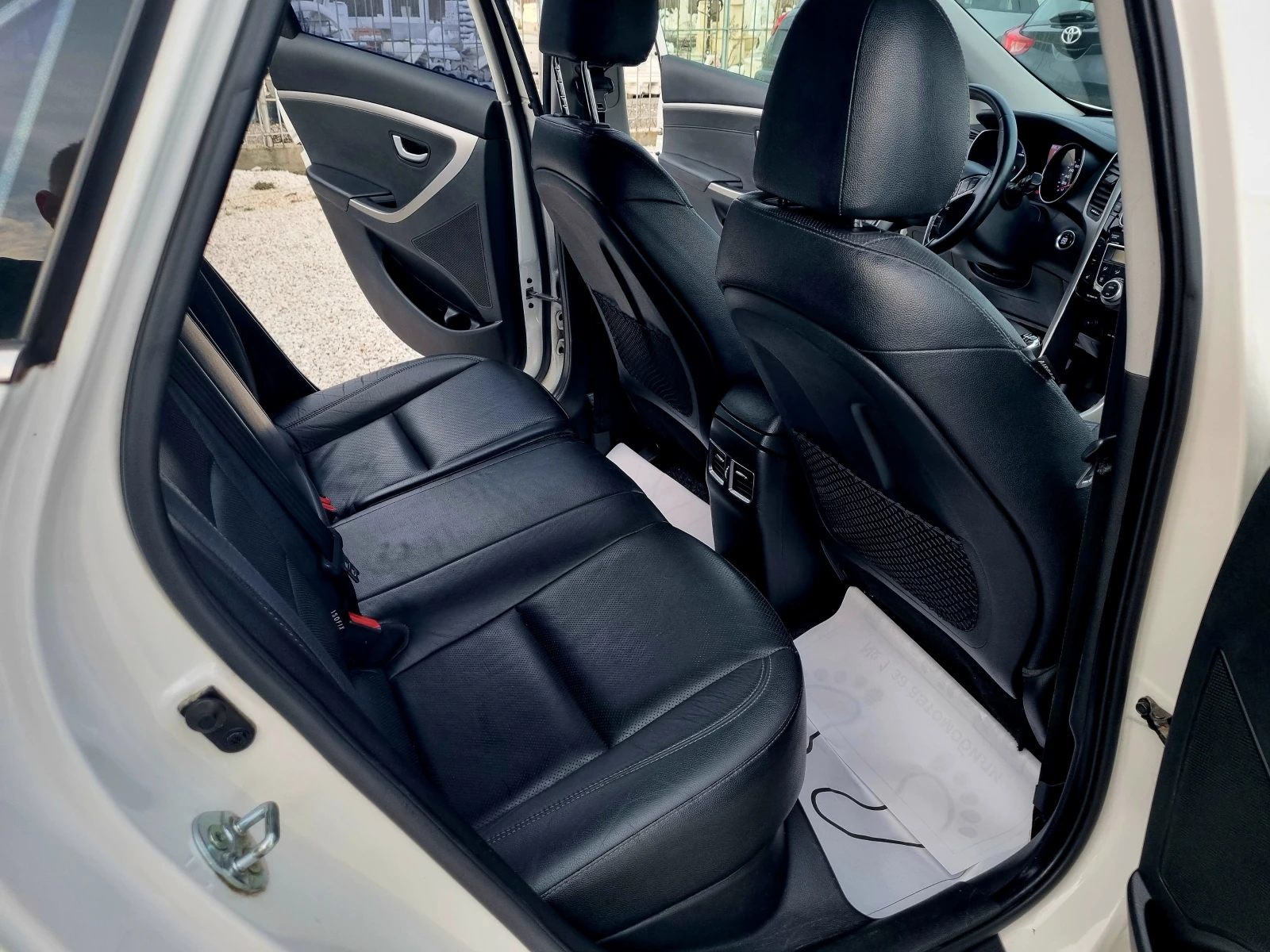 Hyundai I30 1.6CDTI 110ks Evro5 | Mobile.bg � ����������� 17