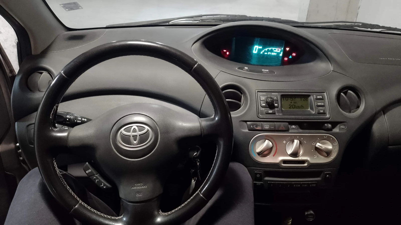Toyota Yaris P1, снимка 5 - Автомобили и джипове - 53824929