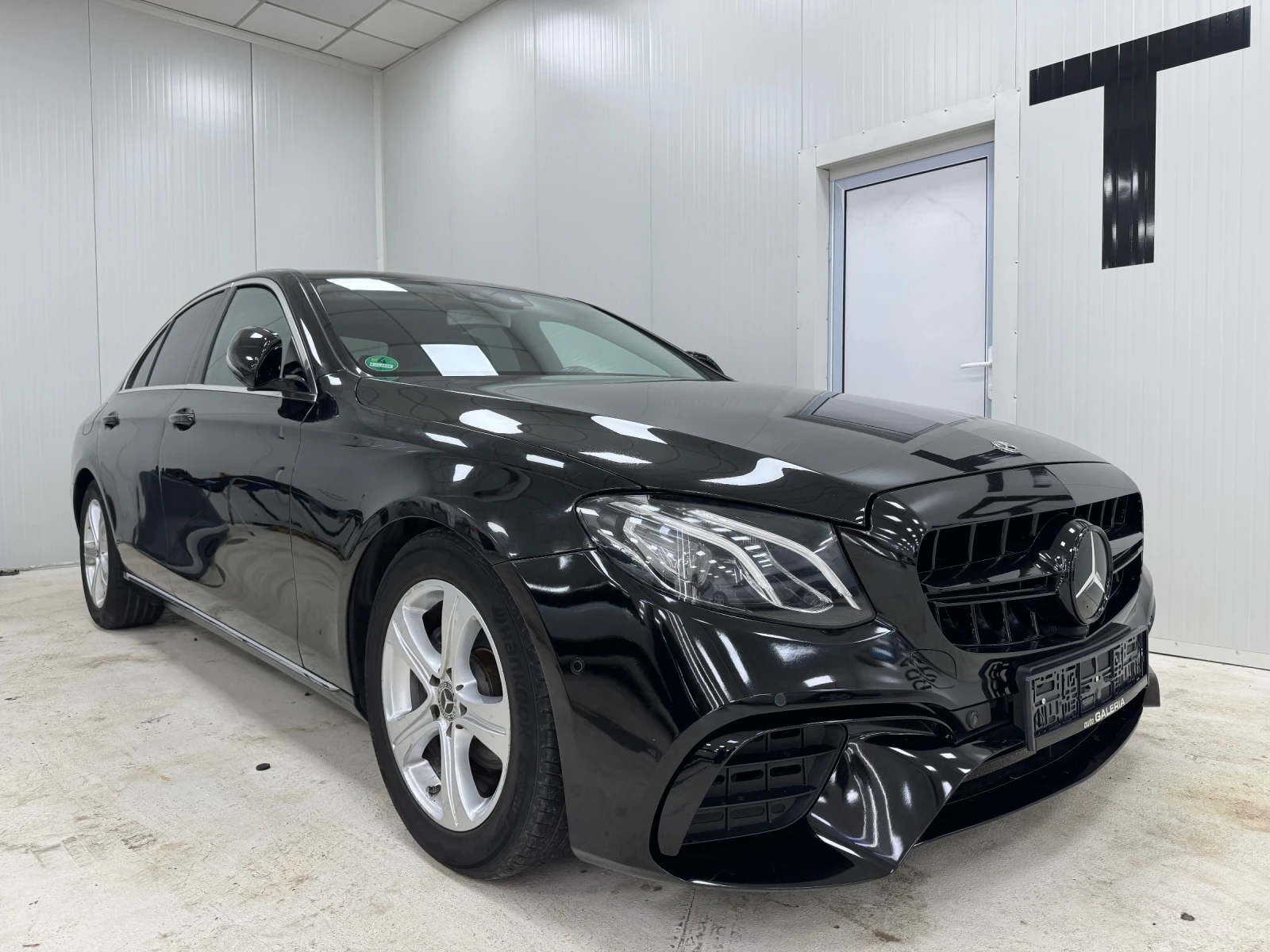 Mercedes-Benz E 220, снимка 2 - Автомобили и джипове - 54146303