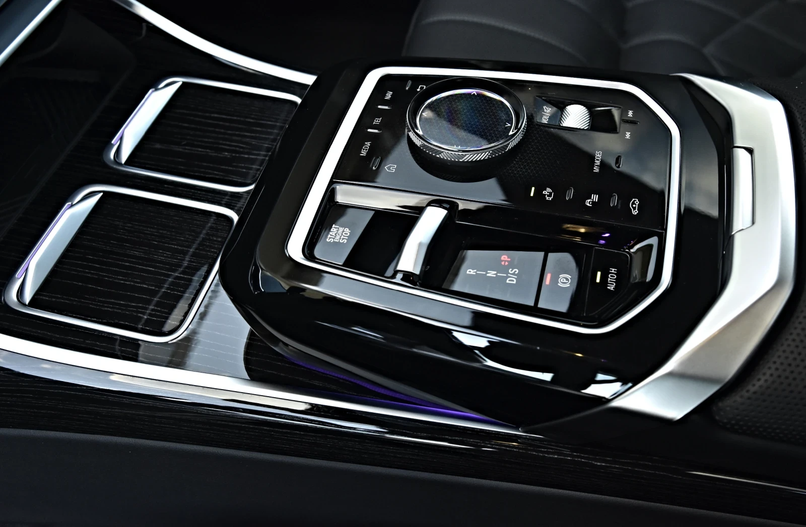 BMW 740 D M-SPORT M760I-OPTIC Xdrive B&W EXCLUSIVE SHADOW, снимка 13 - Автомобили и джипове - 54430281