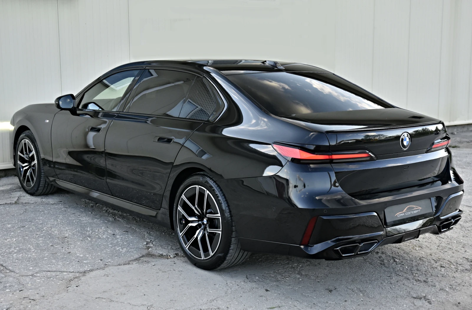 BMW 740 D M-SPORT M760I-OPTIC Xdrive B&W EXCLUSIVE SHADOW, снимка 6 - Автомобили и джипове - 54430281