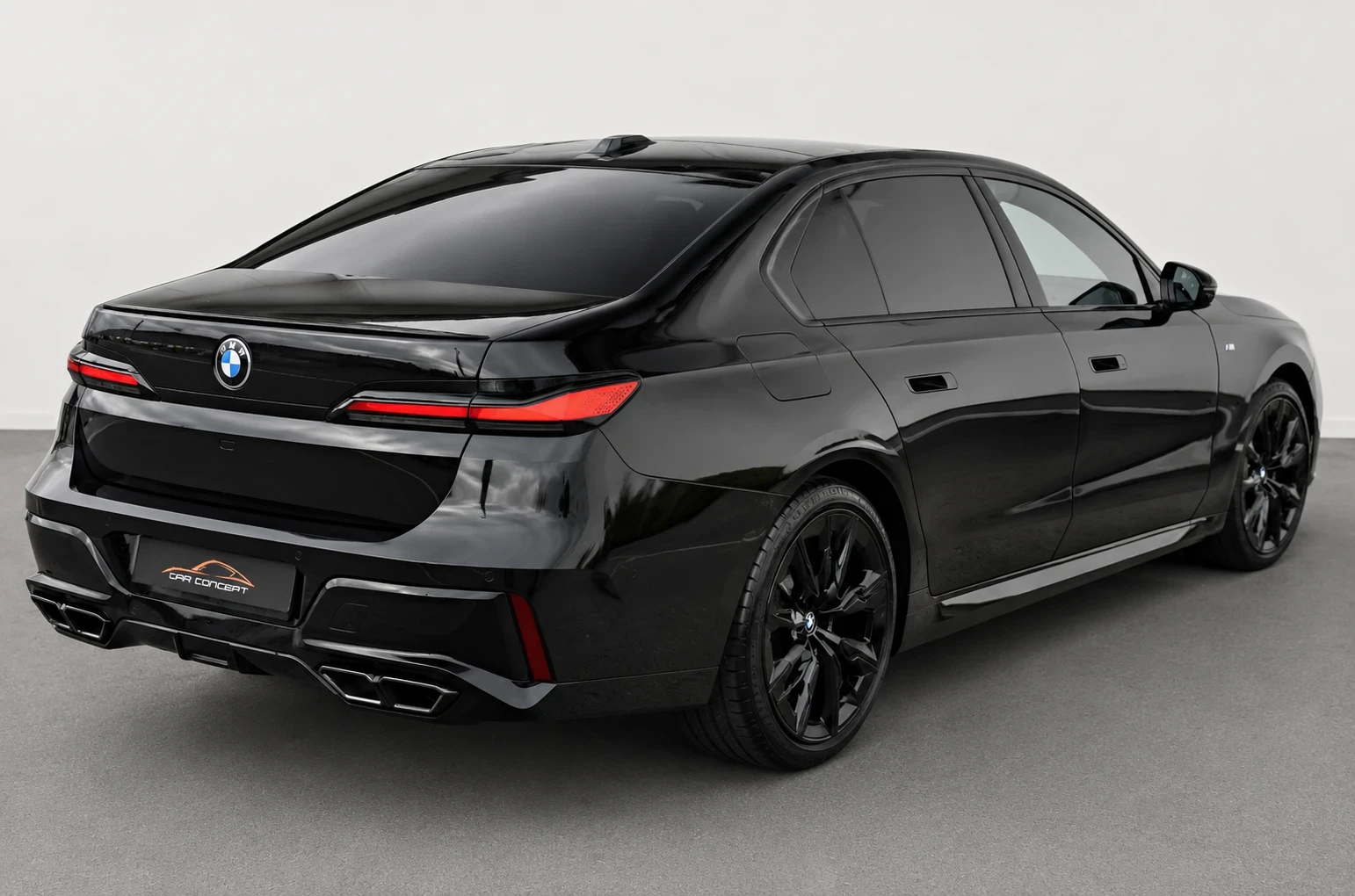 BMW 740 D M-SPORT M760I-OPTIC Xdrive B&W EXCLUSIVE SHADOW, снимка 4 - Автомобили и джипове - 54430281