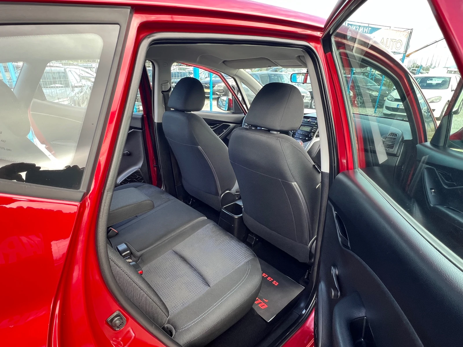 Hyundai Ix20 ЛИЗИНГ-BLUE DRiIVE-КЛИМА, снимка 12 - Автомобили и джипове - 54583220