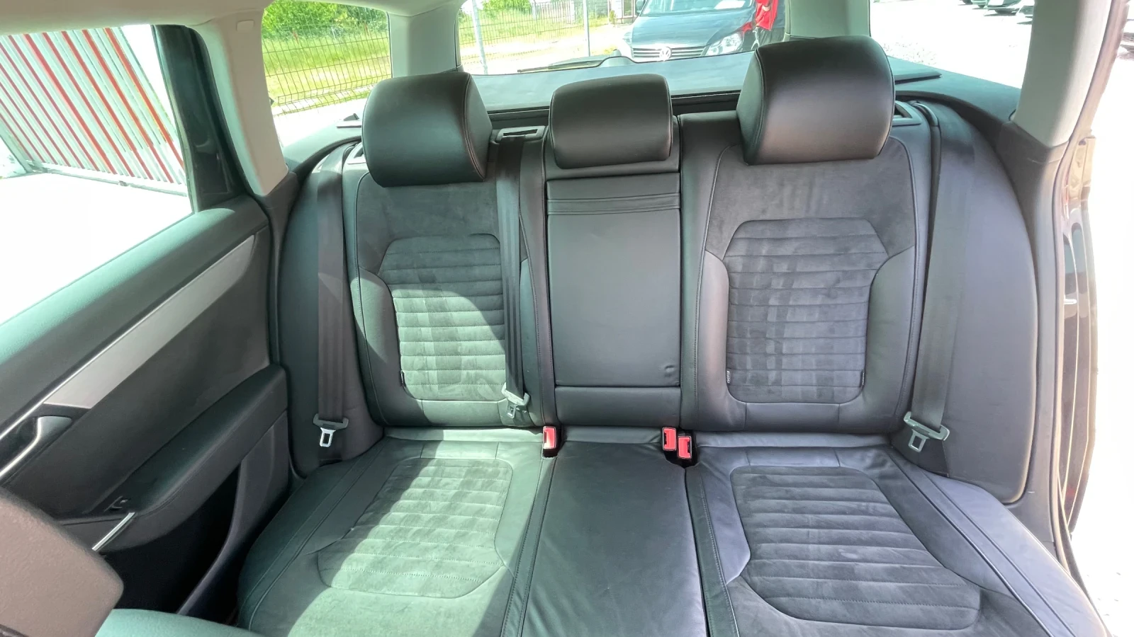 VW Passat 2.0 TDI 140к.с. АВТОМАТ/НАВИ, снимка 8 - Автомобили и джипове - 54623183