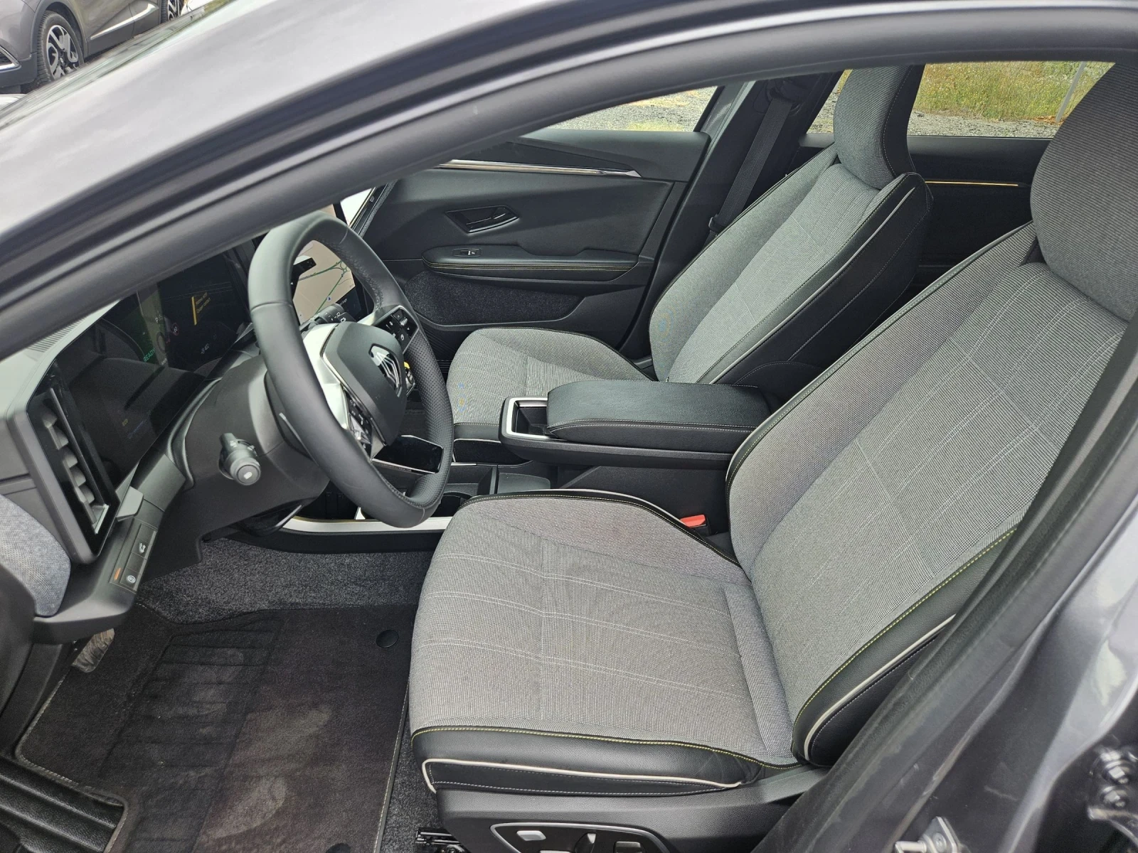 Renault Scenic E-Tech 87kw Full Options, снимка 11 - Автомобили и джипове - 55134639