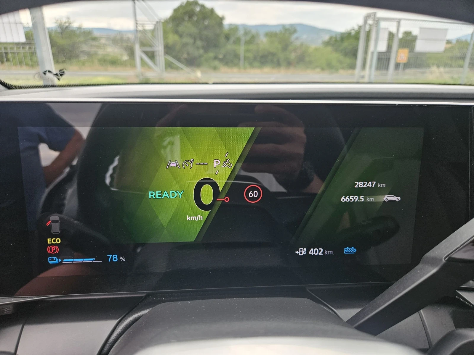 Renault Scenic E-Tech 87kw Full Options, снимка 15 - Автомобили и джипове - 55134639