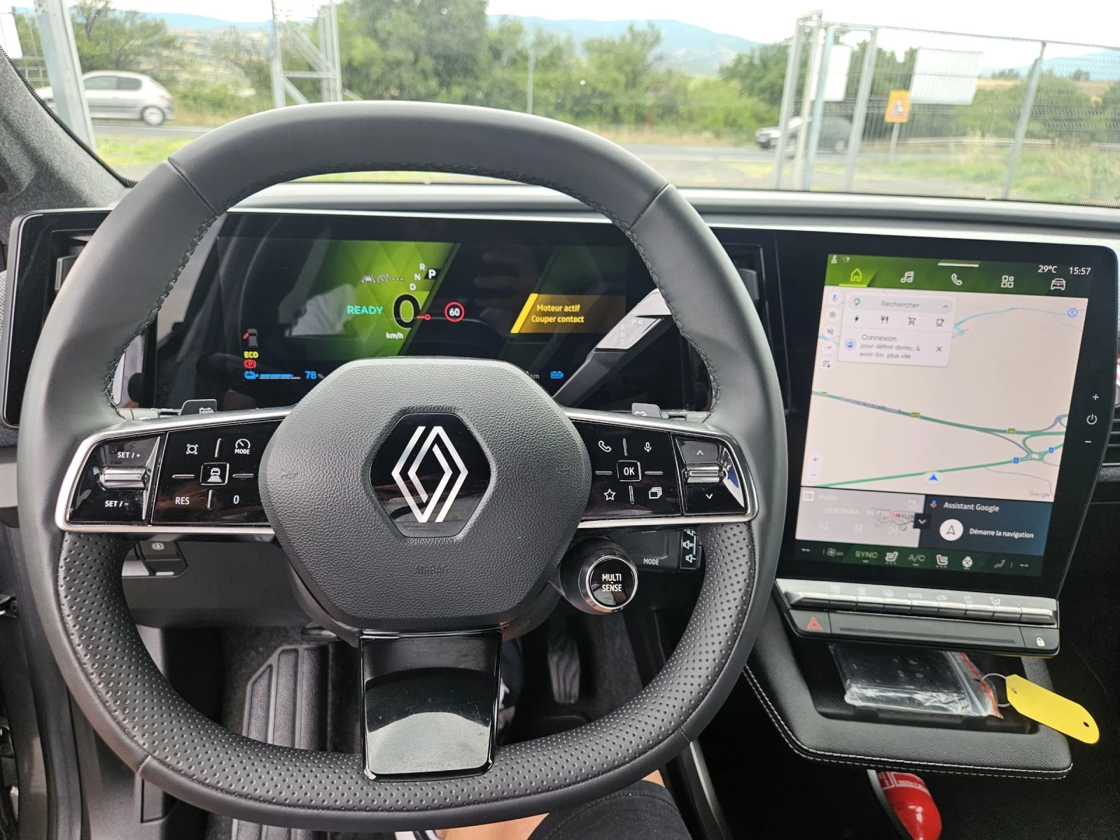 Renault Scenic E-Tech 87kw Full Options, снимка 14 - Автомобили и джипове - 55134639