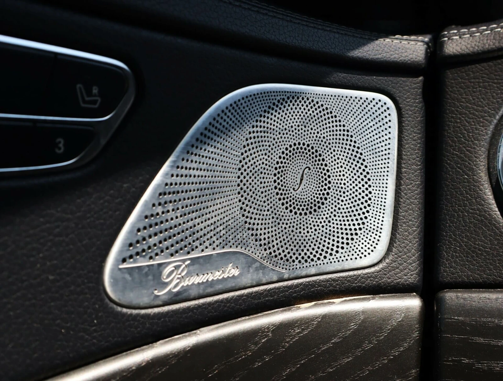 Mercedes-Benz S 400 AMG Line/4Matic/Burmester/HuD/Камера 360/Side Assi, снимка 14 - Автомобили и джипове - 55668828