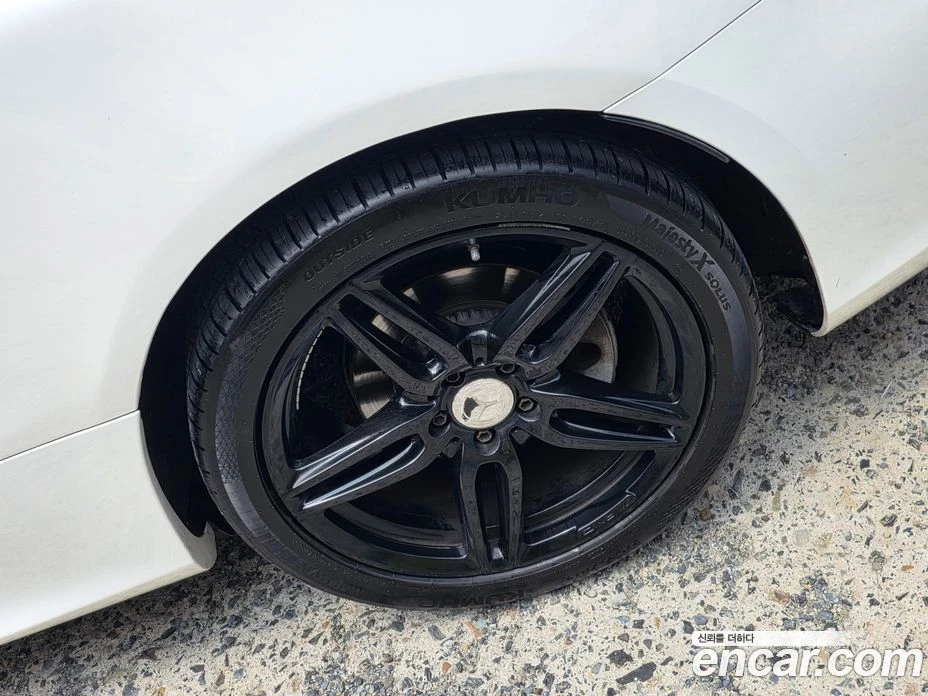 Mercedes-Benz E 220 Coupe, снимка 8 - Автомобили и джипове - 55794715