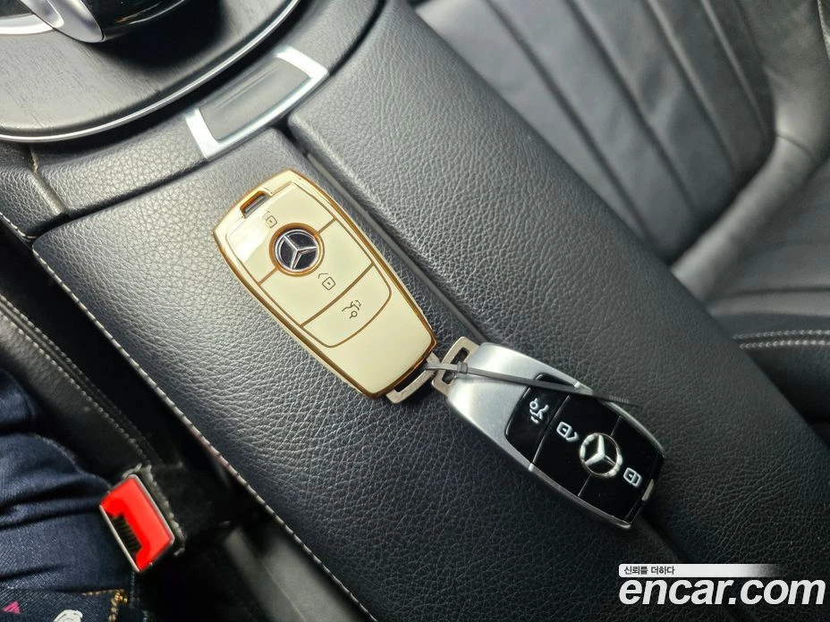 Mercedes-Benz E 220 Coupe, снимка 9 - Автомобили и джипове - 55794715