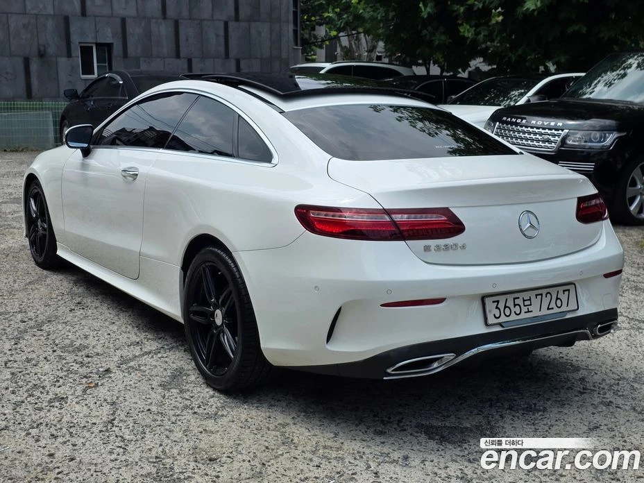 Mercedes-Benz E 220 Coupe, снимка 4 - Автомобили и джипове - 55794715