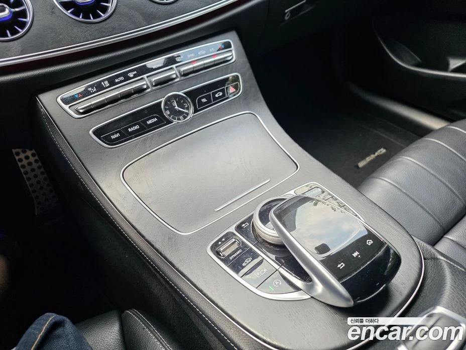Mercedes-Benz E 220 Coupe, снимка 14 - Автомобили и джипове - 55794715