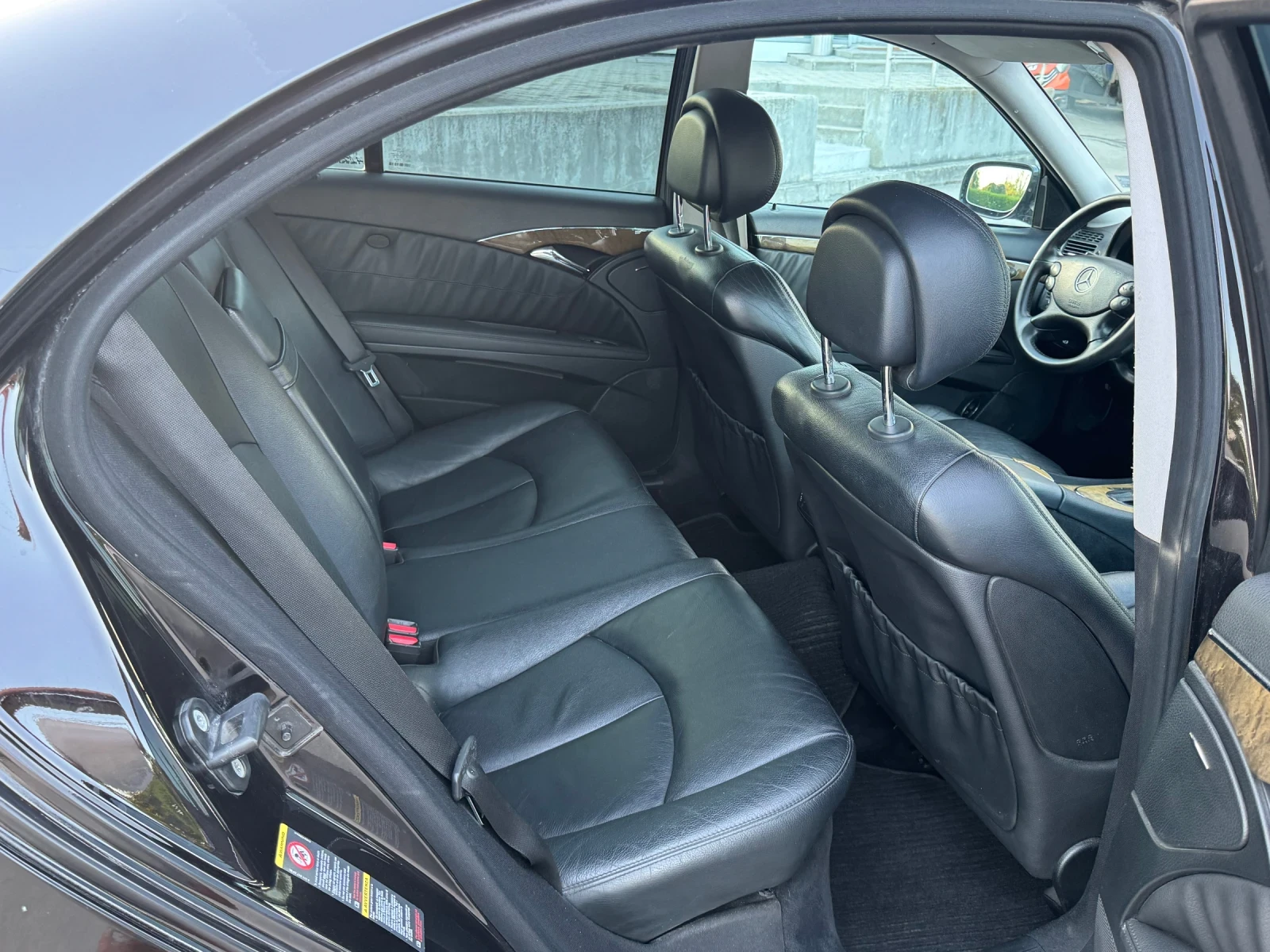 Mercedes-Benz E 320, снимка 10 - Автомобили и джипове - 55879331
