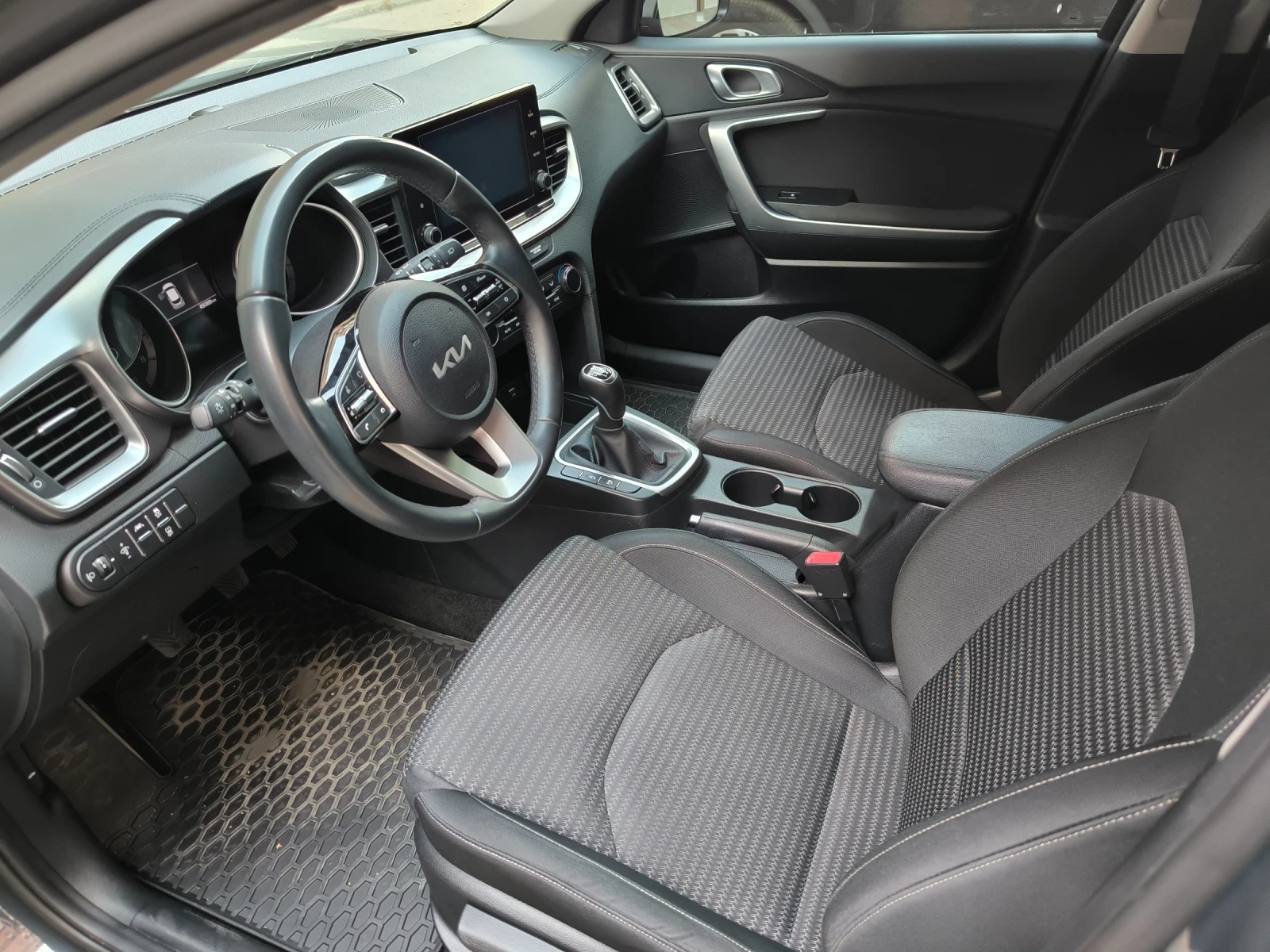 Kia XCeed 1.5 tgdi, снимка 5 - Автомобили и джипове - 56044308