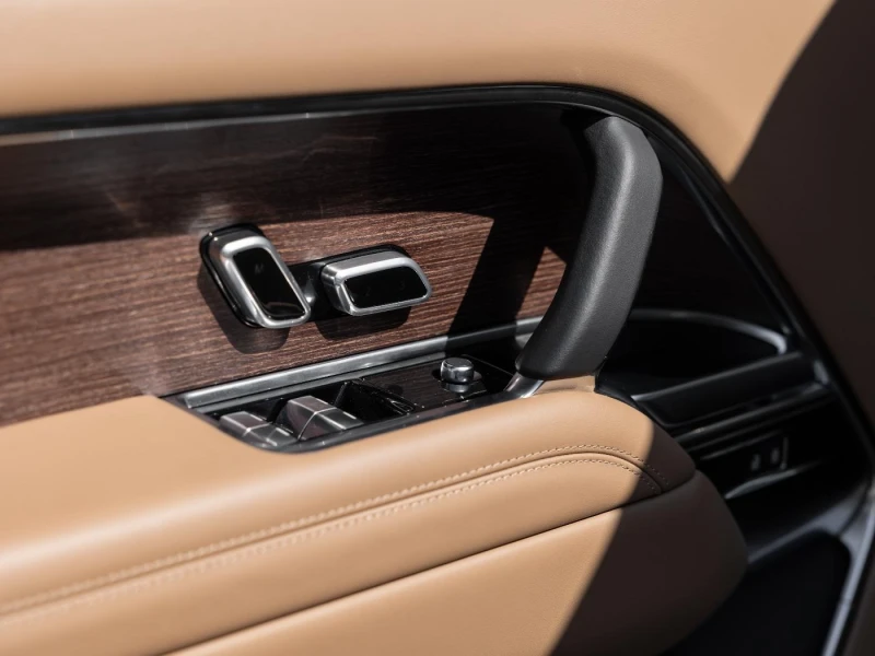 Land Rover Range rover P530 LWB AUTOBIOGRAPHY MERIDIAN PANO HEAD UP, снимка 6 - Автомобили и джипове - 51509090