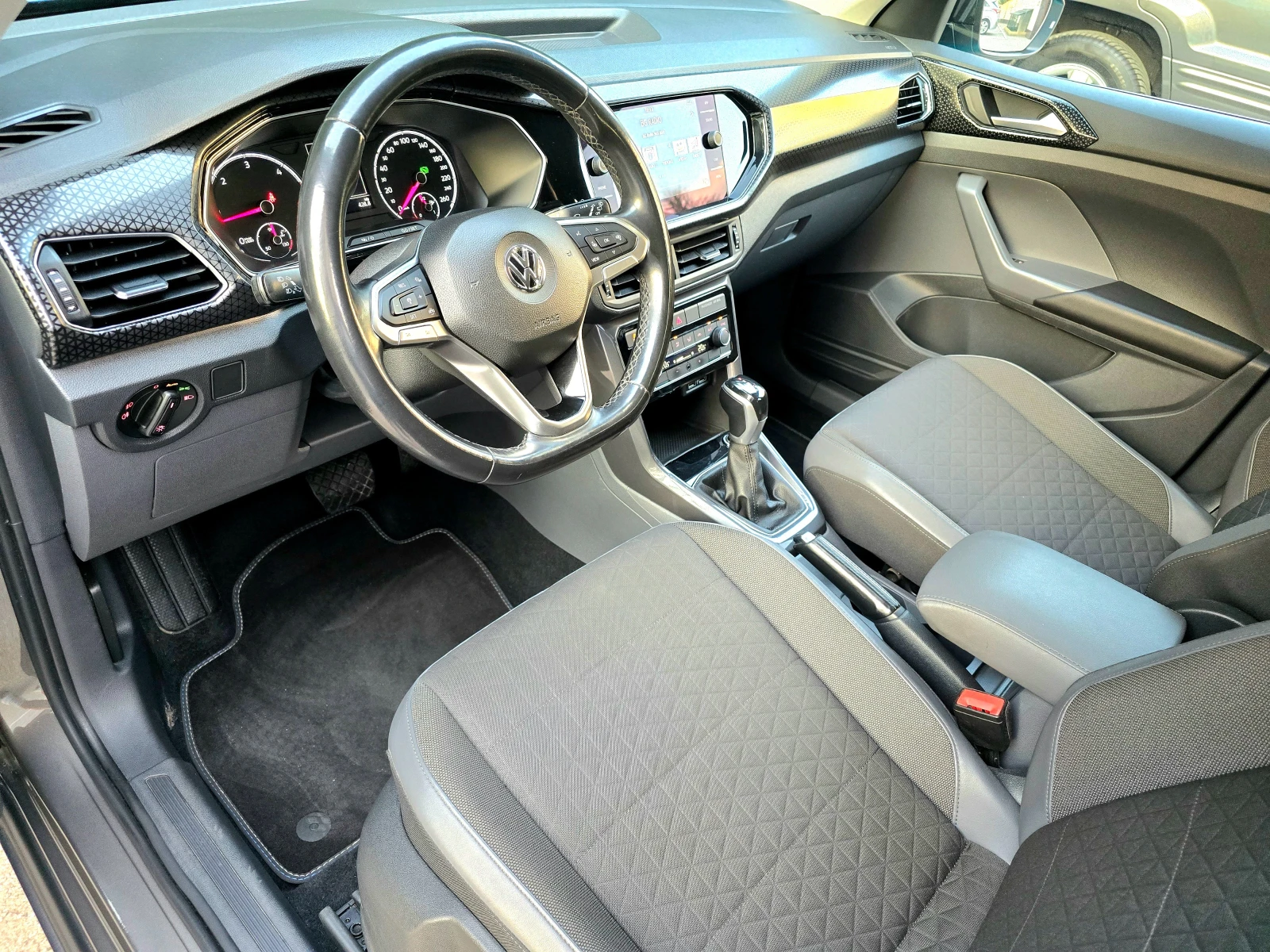 VW T-Cross 1.6TDI  | Mobile.bg   11