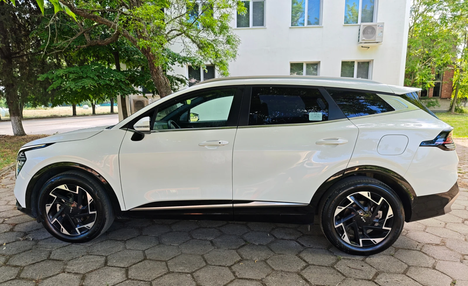Kia Sportage 2.0 CRDI 4x4, снимка 7 - Автомобили и джипове - 54042765