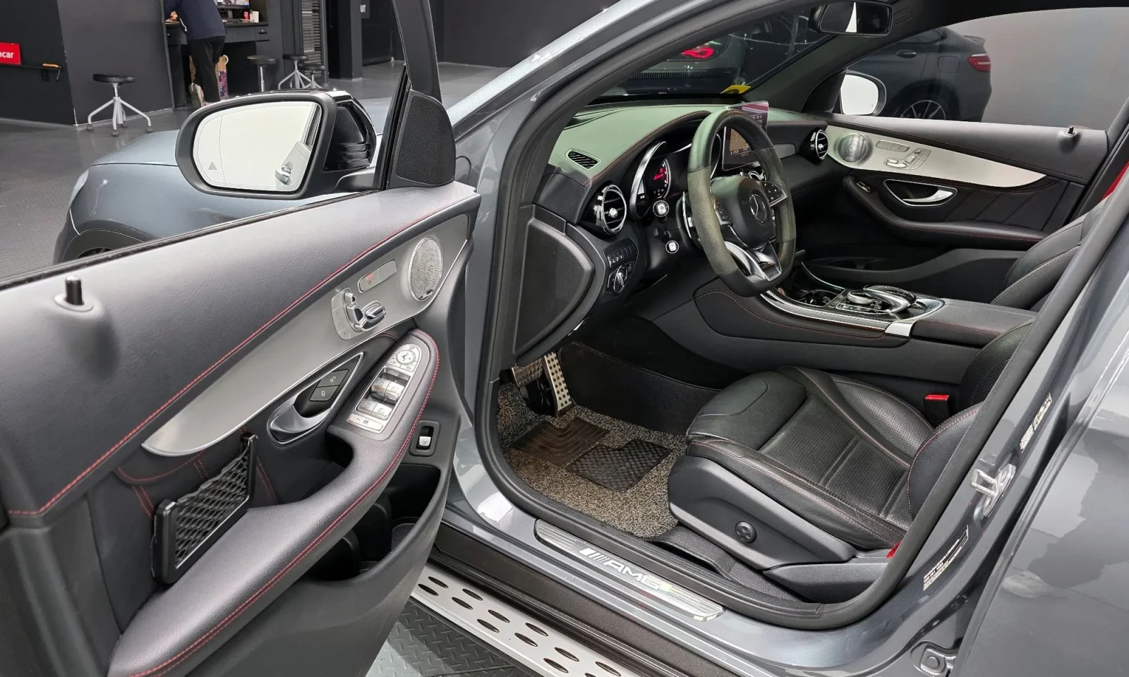 Mercedes-Benz GLC 43 AMG COUPE / ВЪЗДУХ / DISTRONIC / 360 / HUD / BURMESTER, снимка 8 - Автомобили и джипове - 54059870