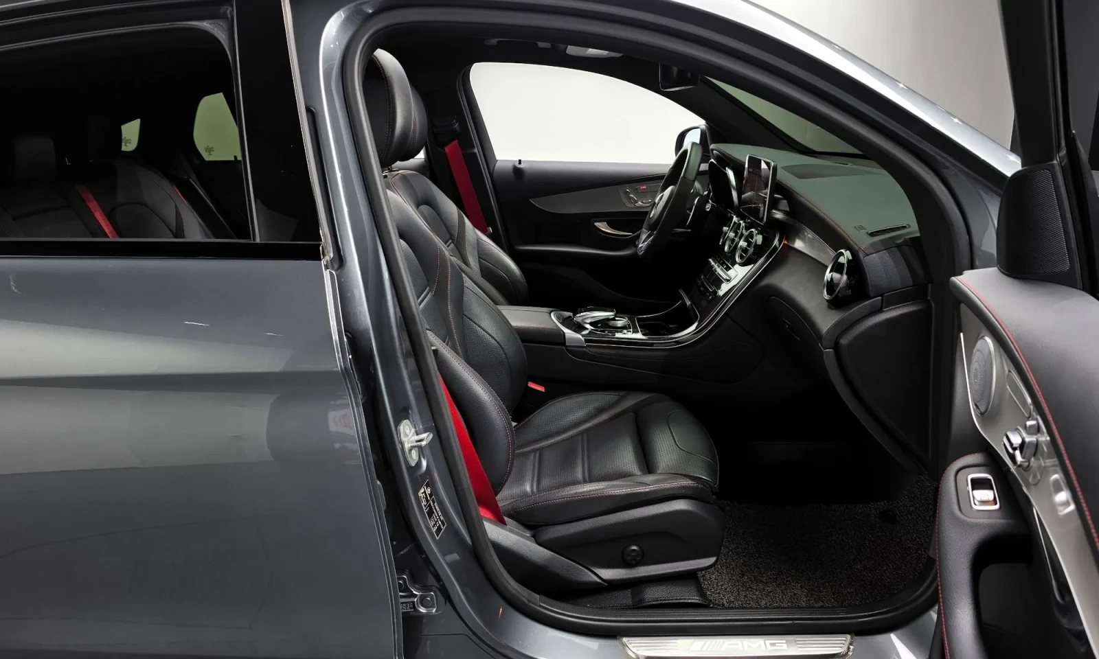 Mercedes-Benz GLC 43 AMG COUPE / ВЪЗДУХ / DISTRONIC / 360 / HUD / BURMESTER, снимка 7 - Автомобили и джипове - 54059870