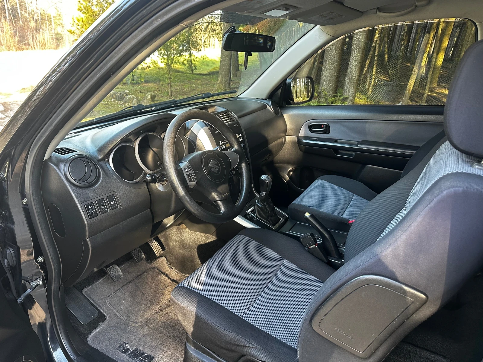 Suzuki Grand vitara 1.6VVI 107кс., снимка 9 - Автомобили и джипове - 54297296