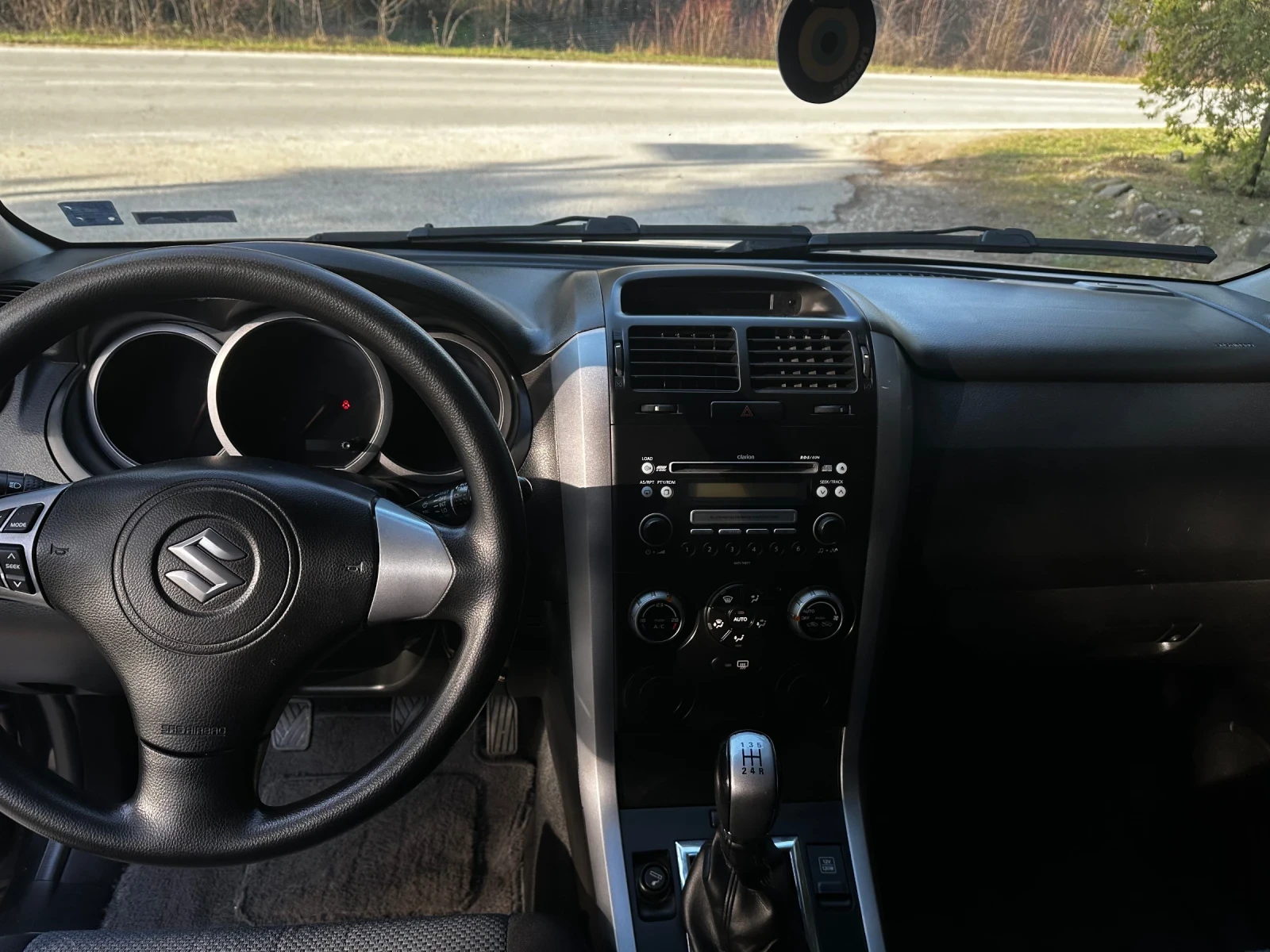 Suzuki Grand vitara 1.6VVI 107кс., снимка 11 - Автомобили и джипове - 54297296