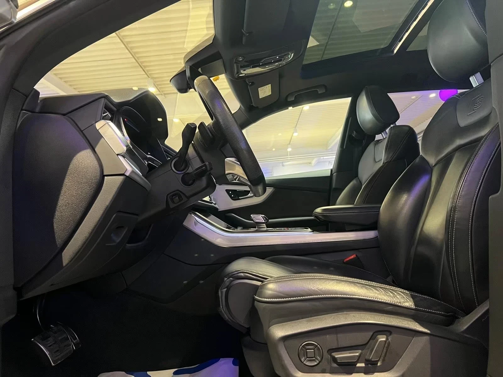 Audi SQ8 40 TDI Quattro S-line, снимка 16 - Автомобили и джипове - 54467747