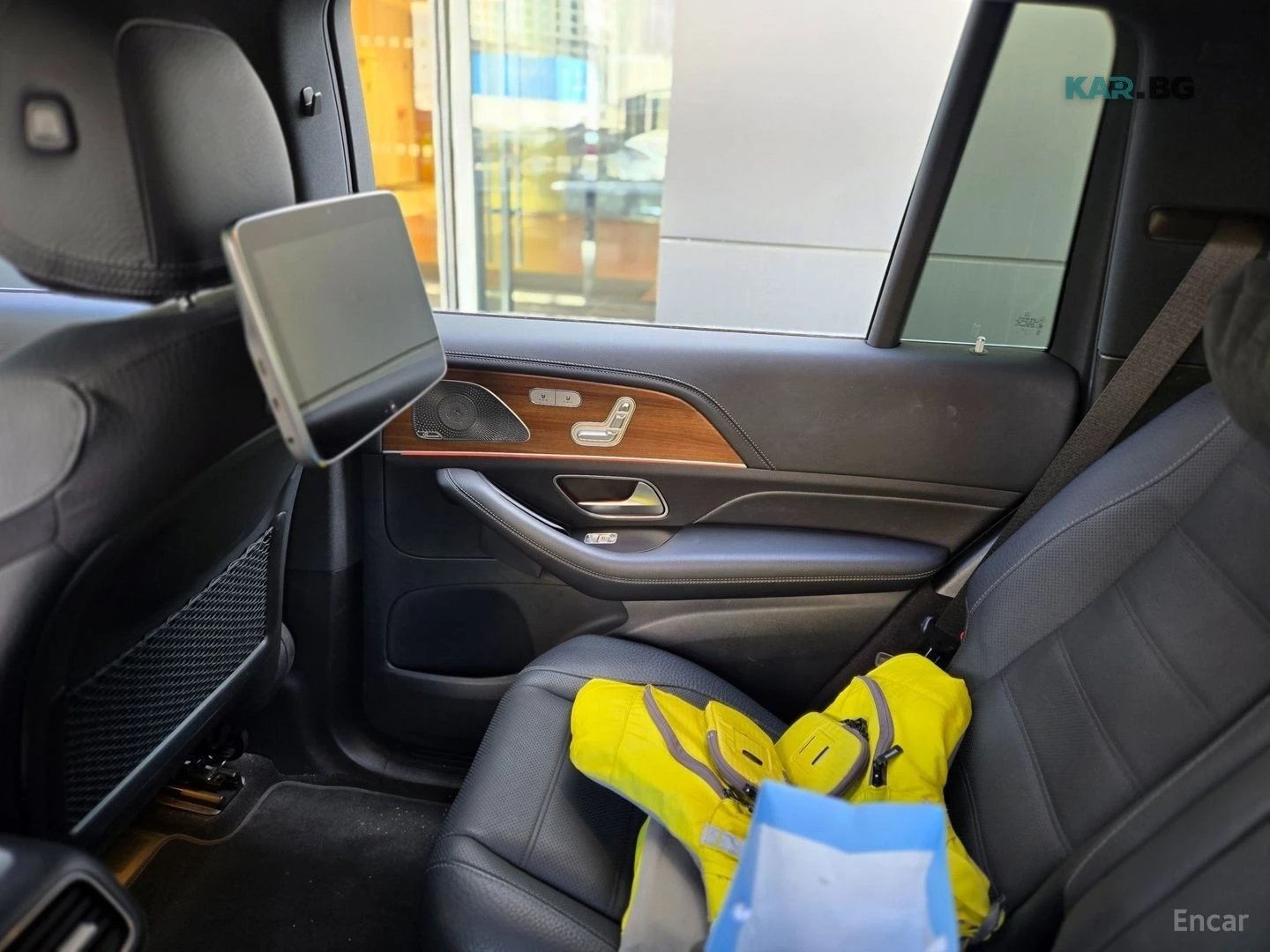Mercedes-Benz GLS 400 4MATIC/AMG/DISTRONIC/HUD/360, снимка 11 - Автомобили и джипове - 54827872