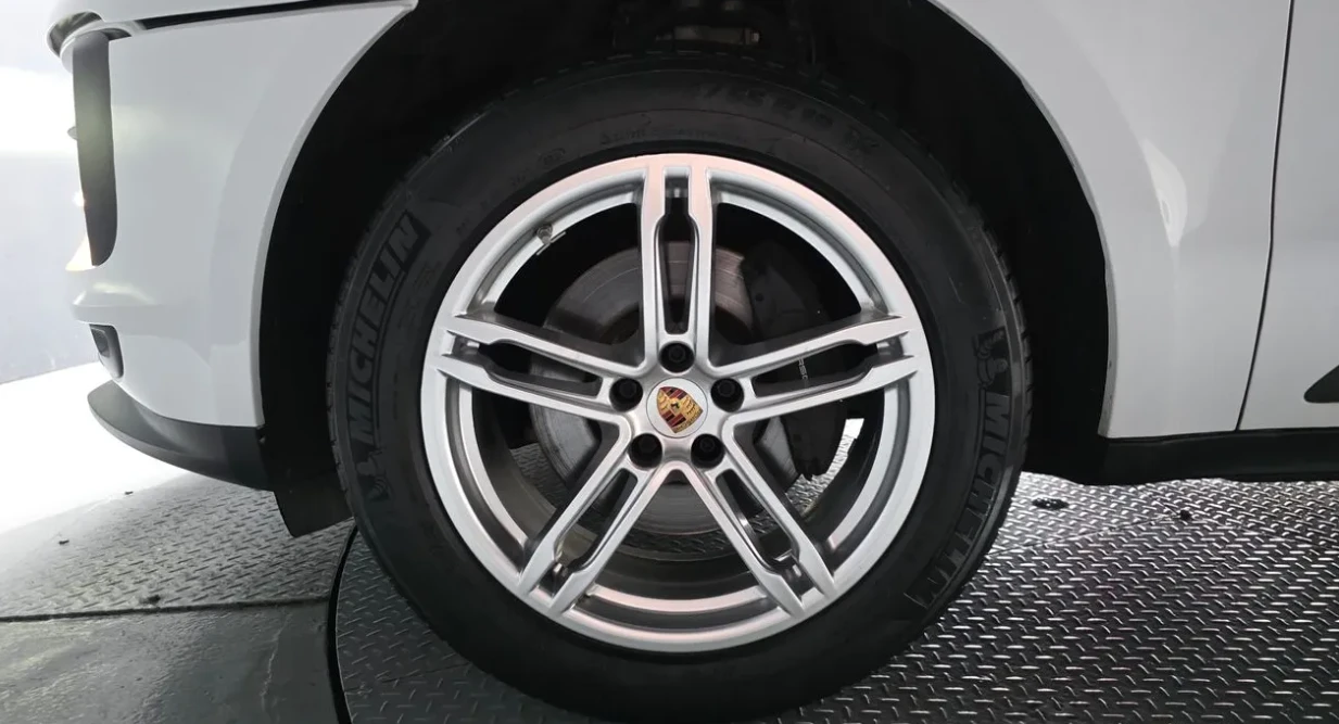 Porsche Macan 360* ОБДУХ* КОЖА* ДИСТРОНИК, снимка 5 - Автомобили и джипове - 55565709