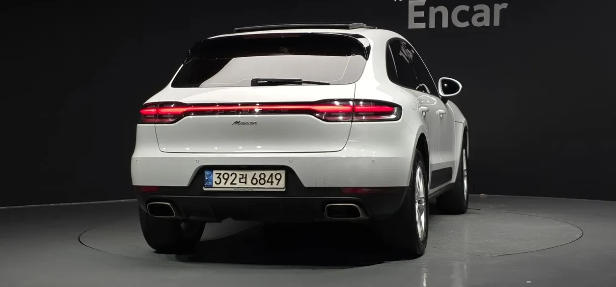 Porsche Macan 360* ОБДУХ* КОЖА* ДИСТРОНИК, снимка 4 - Автомобили и джипове - 55565709