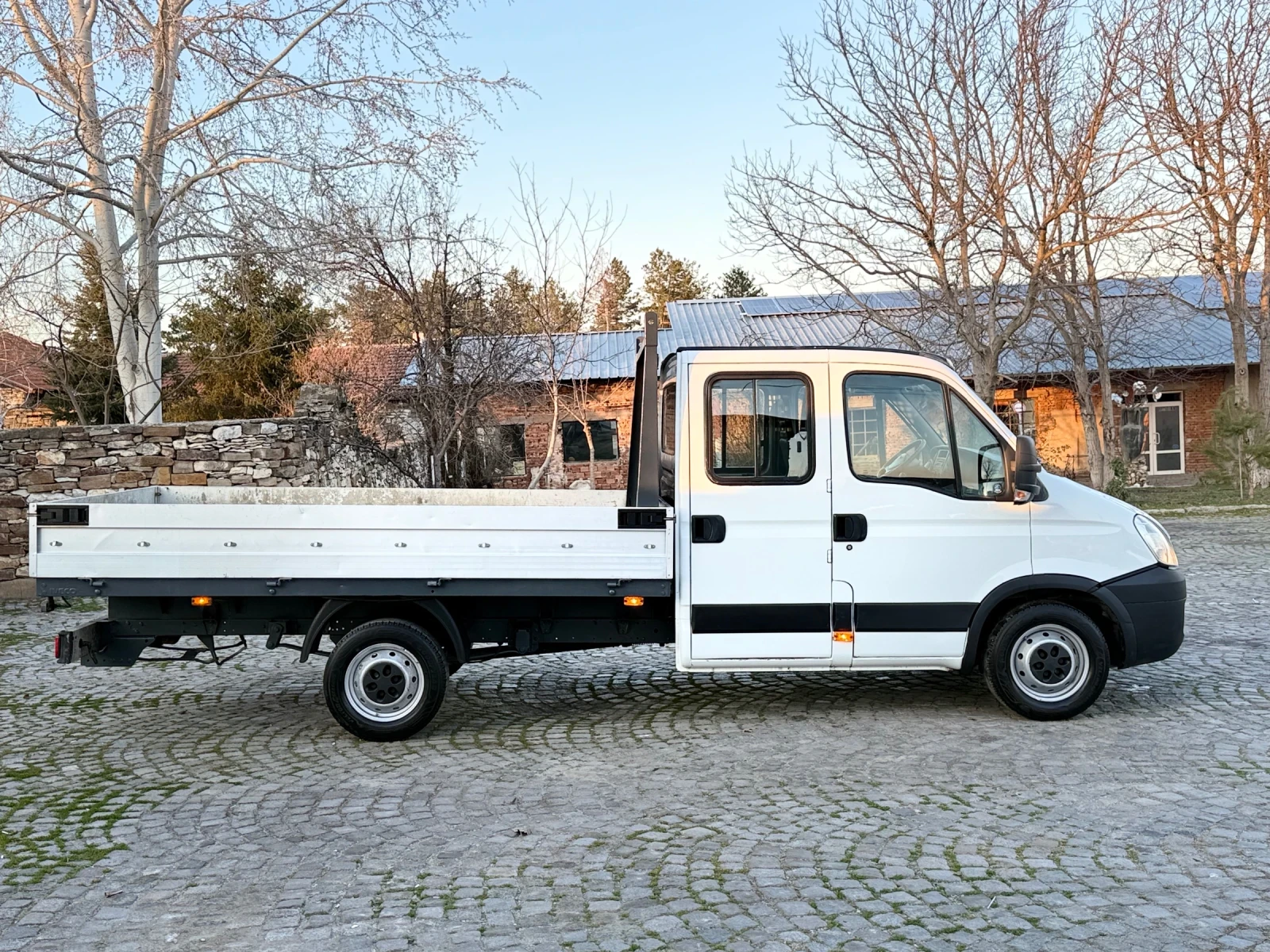 Iveco Daily 35S14 2.3 136 6+ 1 199, 700 km 100% Реални, снимка 3 - Бусове и автобуси - 53750272