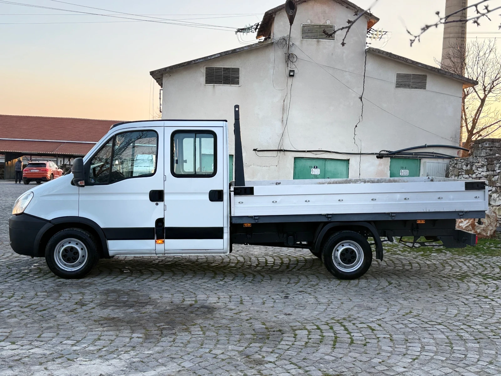 Iveco Daily 35S14 2.3 136 6+ 1 199, 700 km 100% Реални, снимка 4 - Бусове и автобуси - 53750272