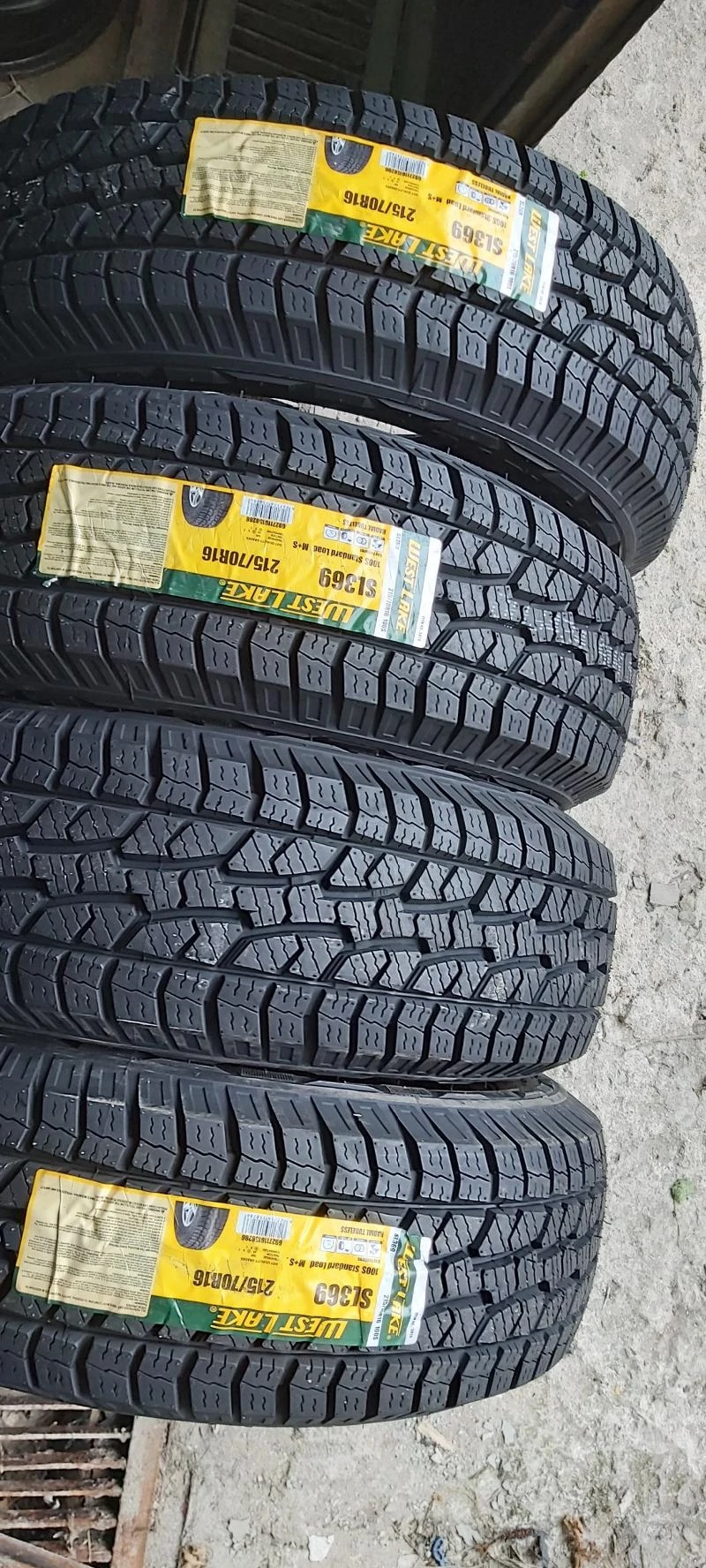 Гуми Всесезонни 215/70R16, снимка 1 - Гуми и джанти - 32906239