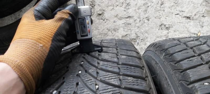 Гуми Зимни 255/60R18, снимка 5 - Гуми и джанти - 35130793