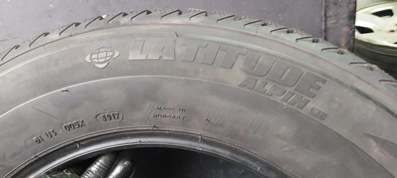 Гуми Зимни 255/60R18, снимка 8 - Гуми и джанти - 35130793