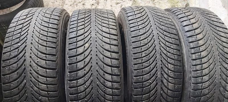 Гуми Зимни 255/60R18, снимка 1 - Гуми и джанти - 35130793