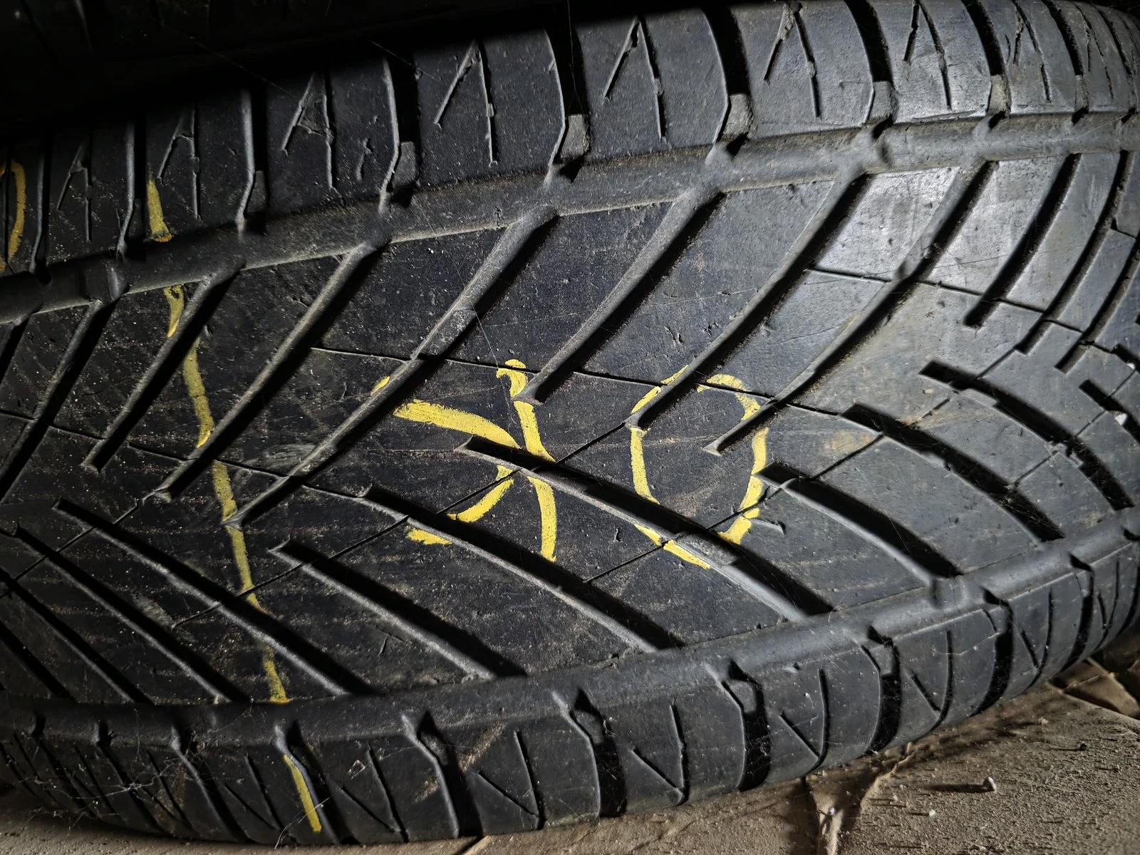 Гуми Летни 235/60R16