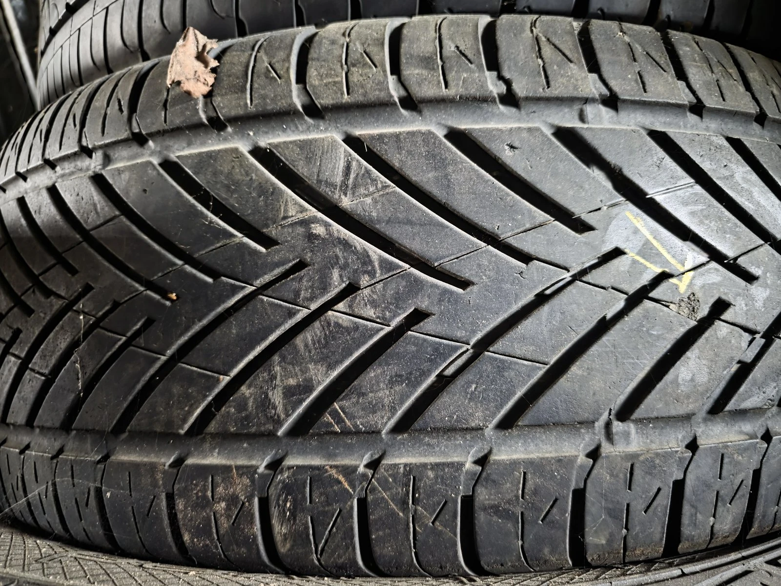Гуми Летни 235/60R16, снимка 4 - Гуми и джанти - 56731052
