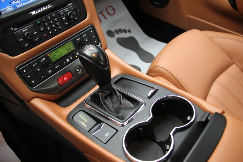 Maserati GranTurismo GranTurismo 4.2 V8/Automatik /BOSE/NAVI, снимка 10 - Автомобили и джипове - 38157204