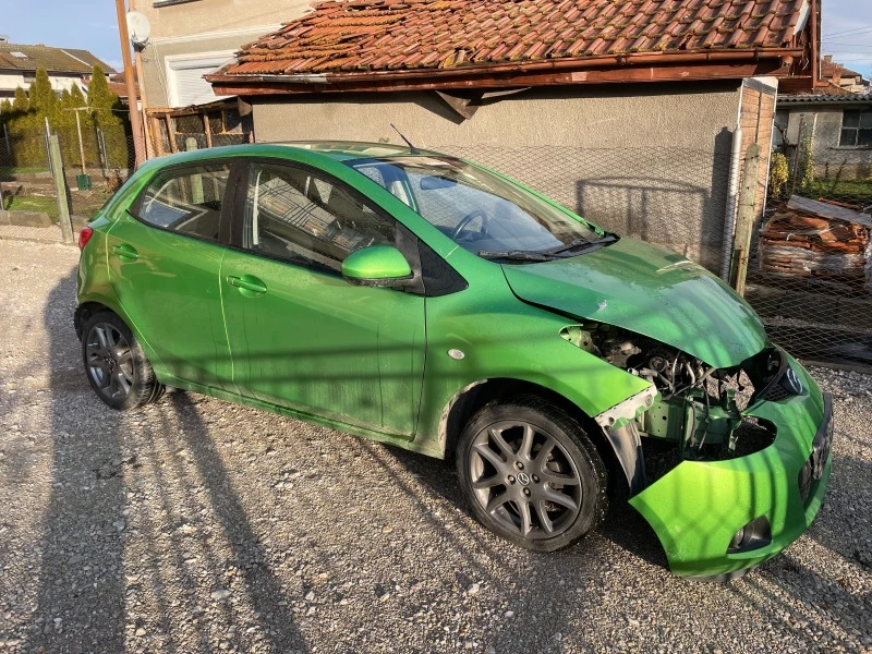 Mazda 2 1.4i, снимка 2 - Автомобили и джипове - 43931598