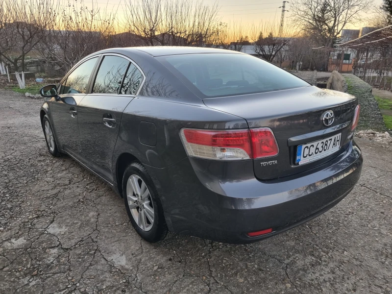 Toyota Avensis, снимка 4 - Автомобили и джипове - 48408045