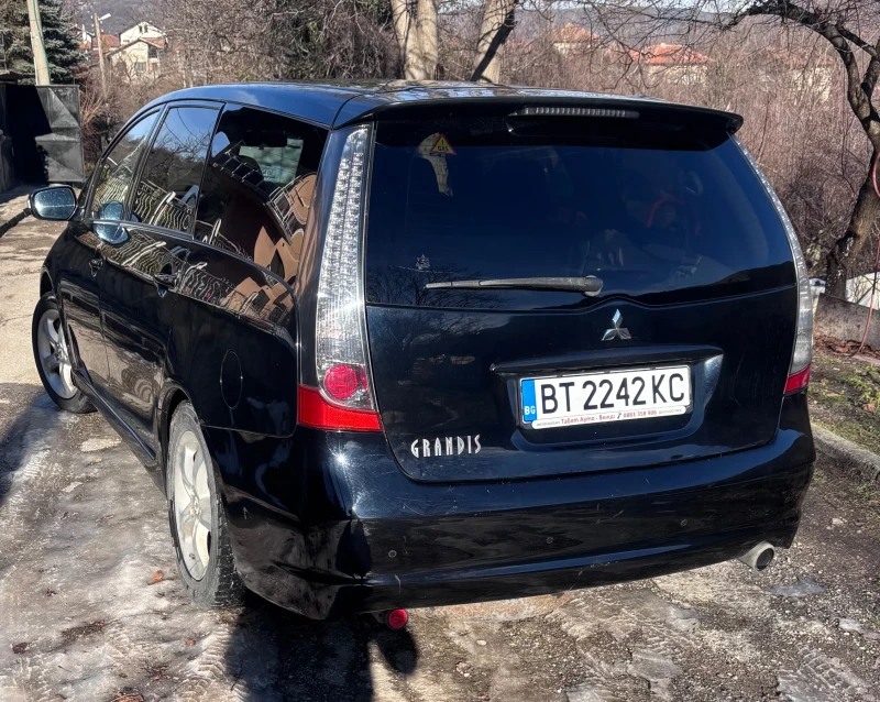 Mitsubishi Grandis 2.4i, снимка 5 - Автомобили и джипове - 49127664