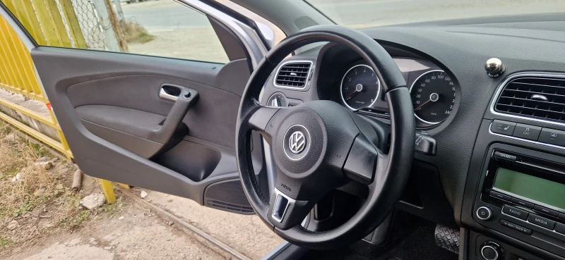 VW Polo 1.4 БЕНЗИН АВТОМАТ, снимка 10 - Автомобили и джипове - 49138325