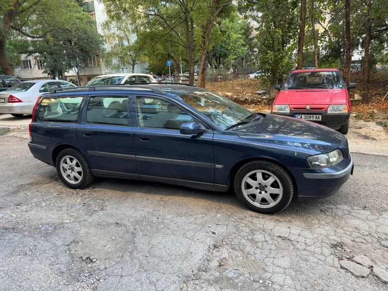 Volvo V70, снимка 2 - Автомобили и джипове - 51947860