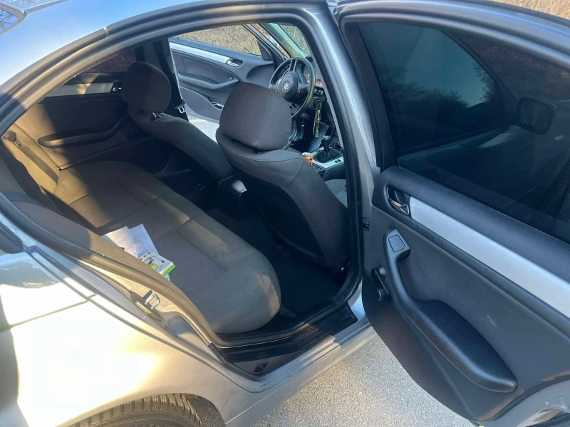 BMW 320, снимка 8 - Автомобили и джипове - 52378285