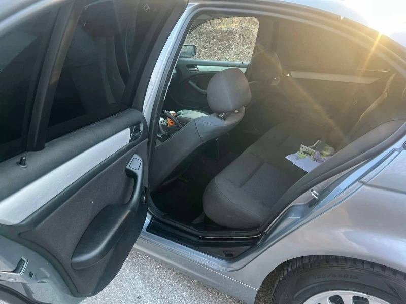 BMW 320, снимка 7 - Автомобили и джипове - 52378285