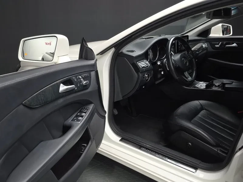 Mercedes-Benz CLS 250 W218 D 4Matic, снимка 10 - Автомобили и джипове - 55940577