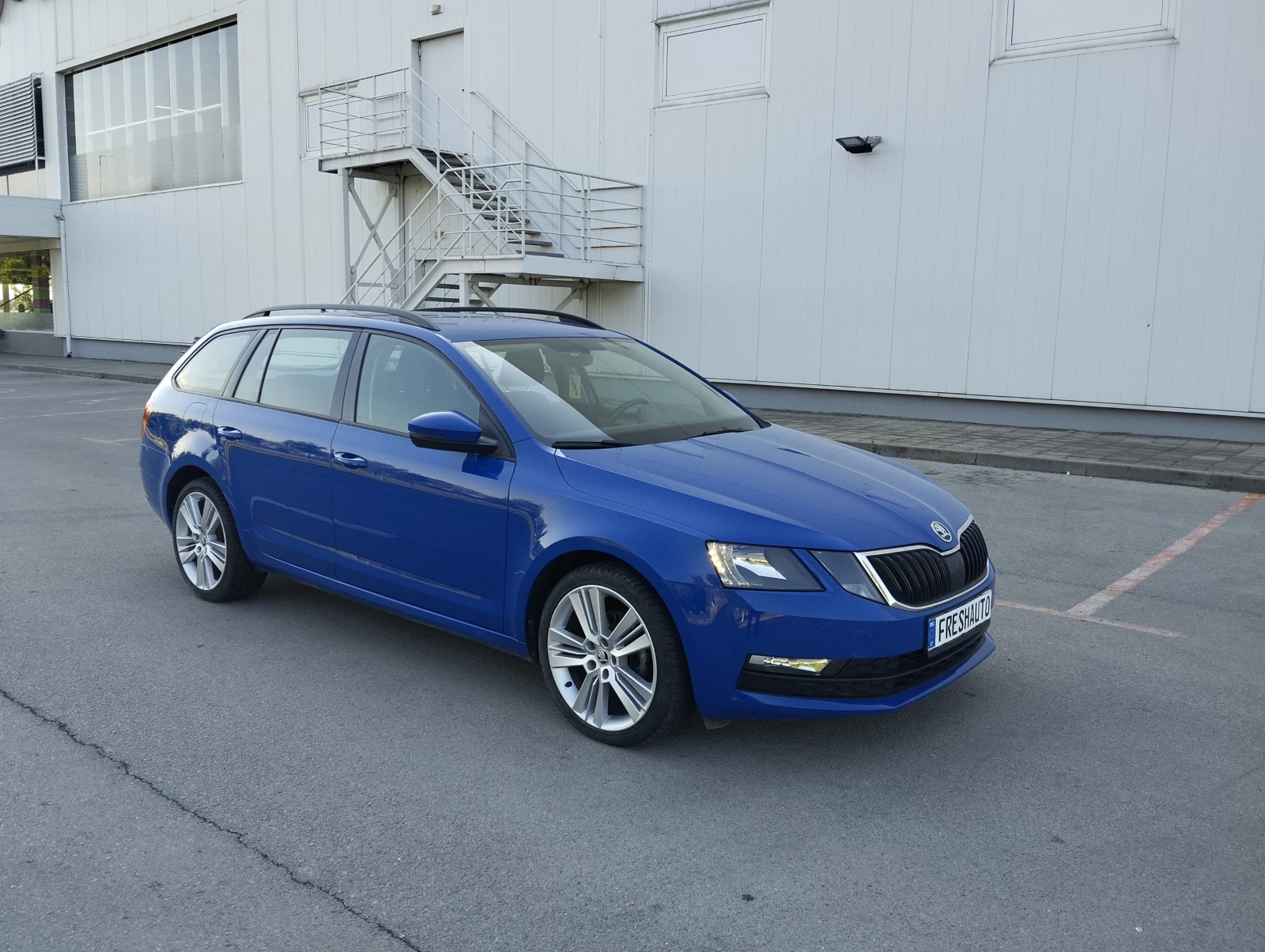 Skoda Octavia 2.0tdi DSG Navi 4x4 - изображение 2