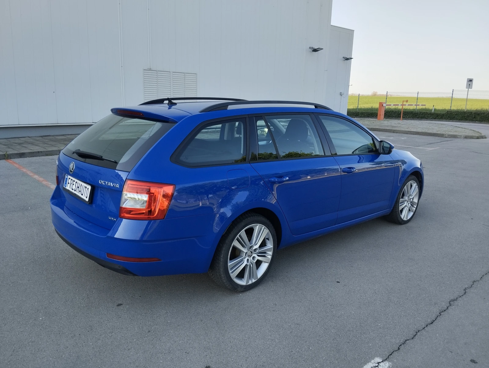 Skoda Octavia 2.0tdi DSG Navi 4x4 - изображение 5